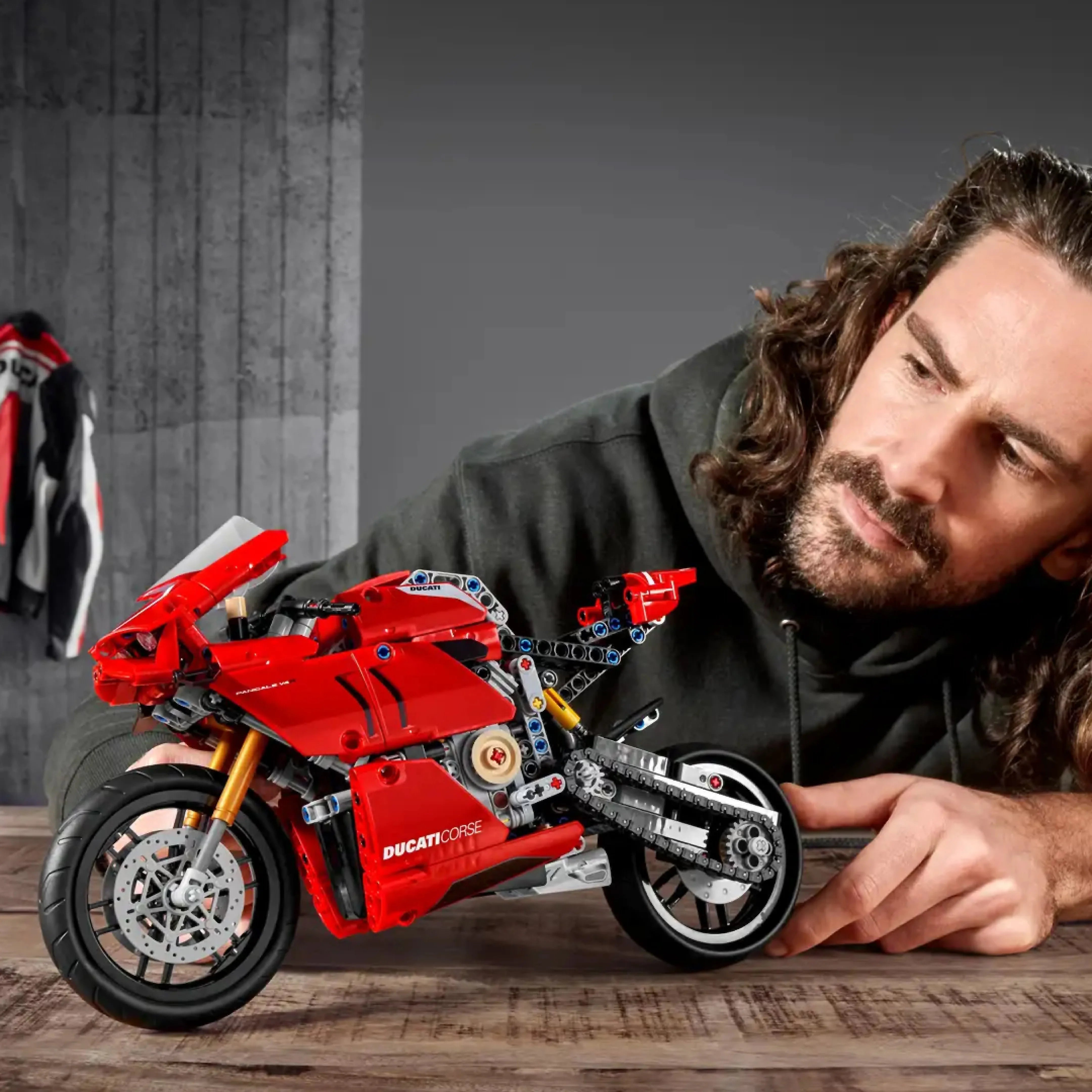 Panigale V4 R (646 pezzi)